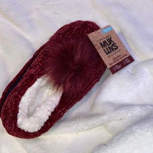Womens Burgundy PomPom Slipper